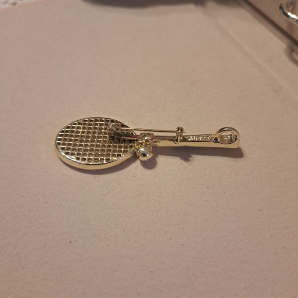 EUC Gerry’s Tennis Racketball Brooch Pin Pendant Gold Tone Blue Accents Vtg - Picture 3 of 5